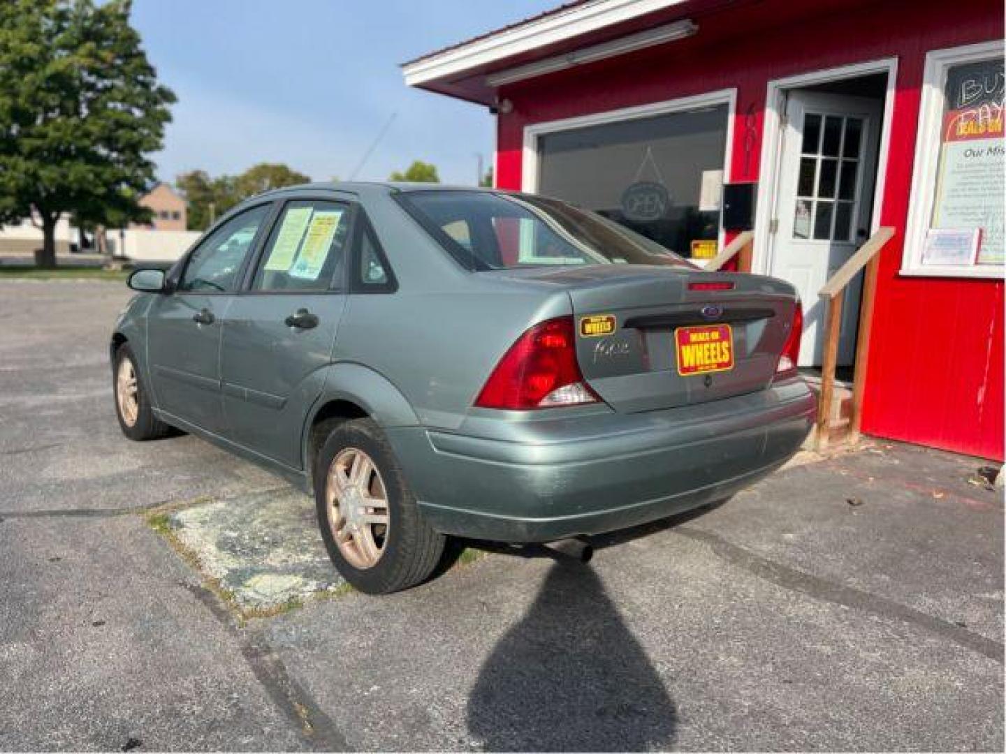 2003 Ford Focus SE (1FAHP34P03W) with an 2.0L L4 SOHC 8V engine, located at 601 E. Idaho St., Kalispell, MT, 59901, 0.000000, 0.000000 - Photo#2