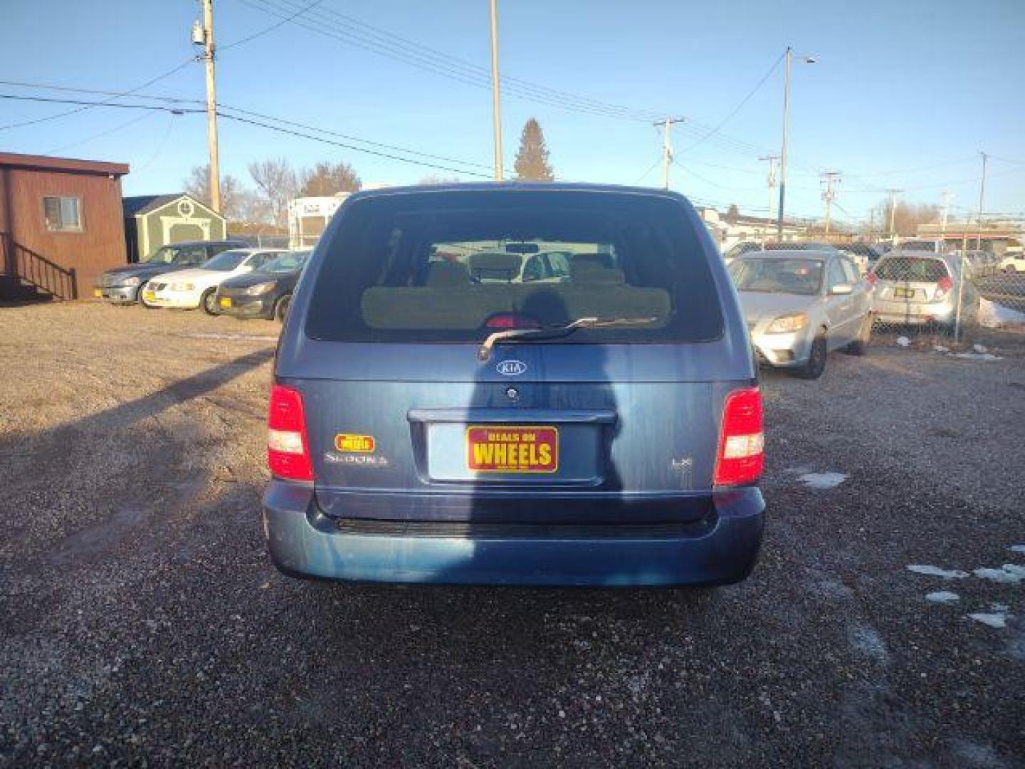 2004 Kia Sedona LX (KNDUP131X46) with an 3.5L V6 DOHC 16V engine, 5-Speed Automatic transmission, located at 4801 10th Ave S,, Great Falls, MT, 59405, (406) 564-1505, 0.000000, 0.000000 - Photo#3