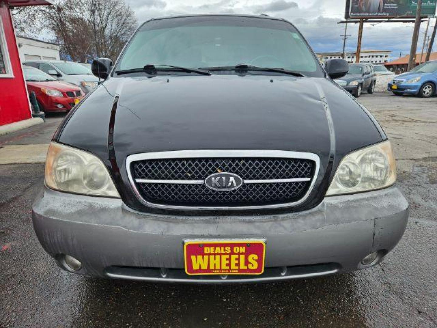 2004 Kia Sedona LX (KNDUP131046) with an 3.5L V6 DOHC 16V engine, 5-Speed Automatic transmission, located at 601 E. Idaho St., Kalispell, MT, 59901, 0.000000, 0.000000 - Photo#7