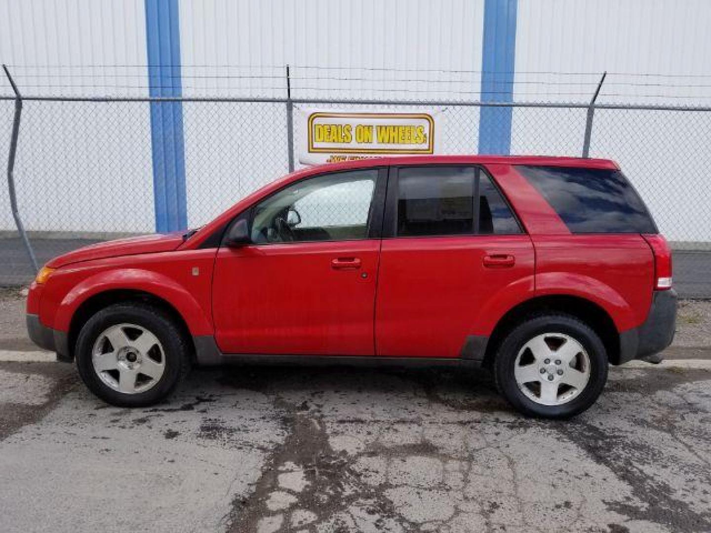 2004 Saturn Vue FWD V6 (5GZCZ53404S) with an 3.5L V6 SOHC 24V engine, 5-Speed Automatic transmission, located at 1821 N Montana Ave., Helena, MT, 59601, 0.000000, 0.000000 - Photo#2