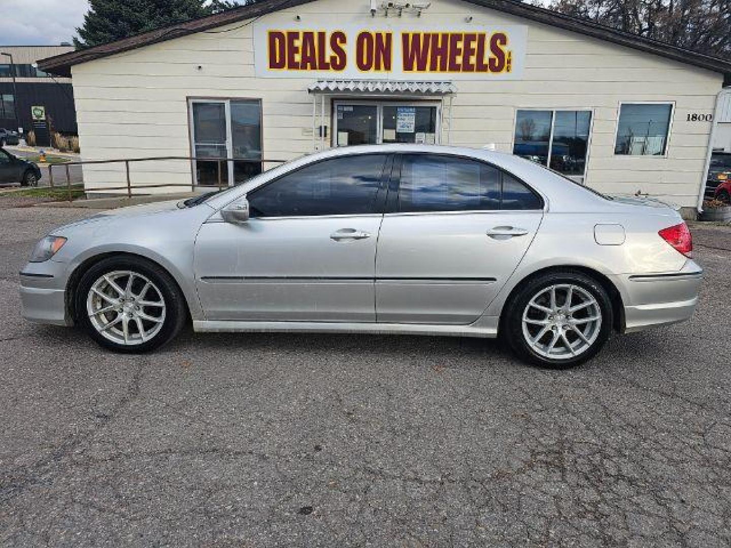 2005 WHITE Acura RL 3.5RL with Navigatio (JH4KB16545C) with an 3.5L V6 SOHC 24V engine, 5-Speed Automatic transmission, located at 1800 West Broadway, Missoula, 59808, (406) 543-1986, 46.881348, -114.023628 - Photo#5