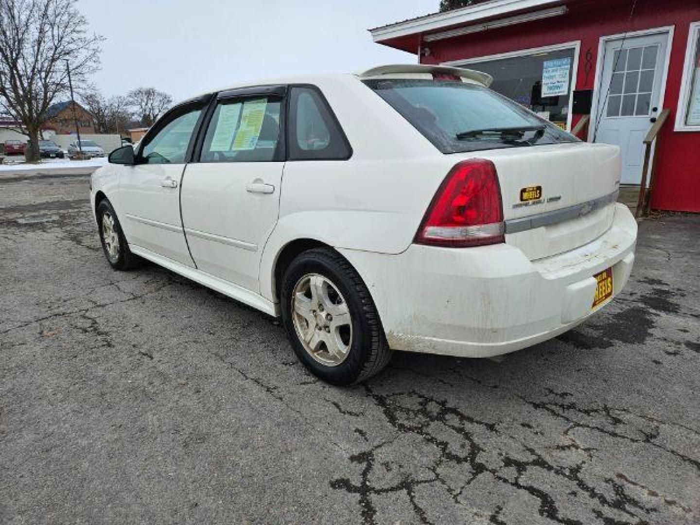 2005 Chevrolet Malibu MAXX LT (1G1ZU64875F) with an 3.5L V6 OHV 12V engine, 4-Speed Automatic transmission, located at 601 E. Idaho St., Kalispell, MT, 59901, 0.000000, 0.000000 - Photo#2