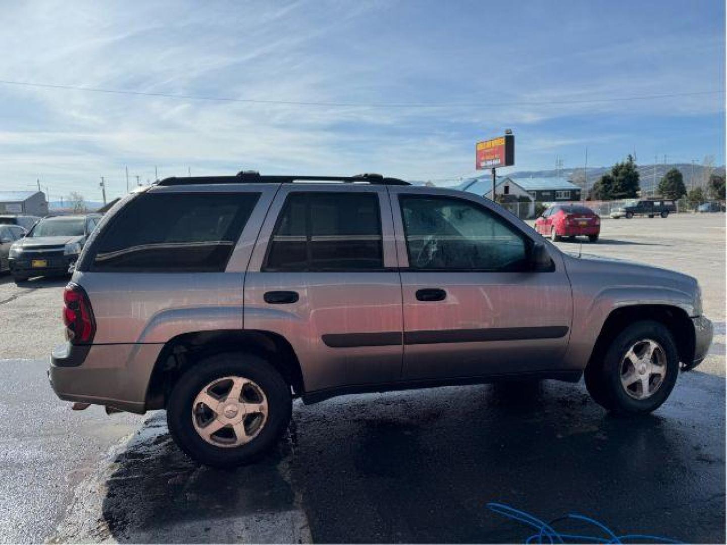 2005 Chevrolet TrailBlazer LS 4WD (1GNDT13S452) with an 4.2L L6 DOHC 24V engine, 4-Speed Automatic transmission, located at 601 E. Idaho St., Kalispell, MT, 59901, 0.000000, 0.000000 - Photo#6