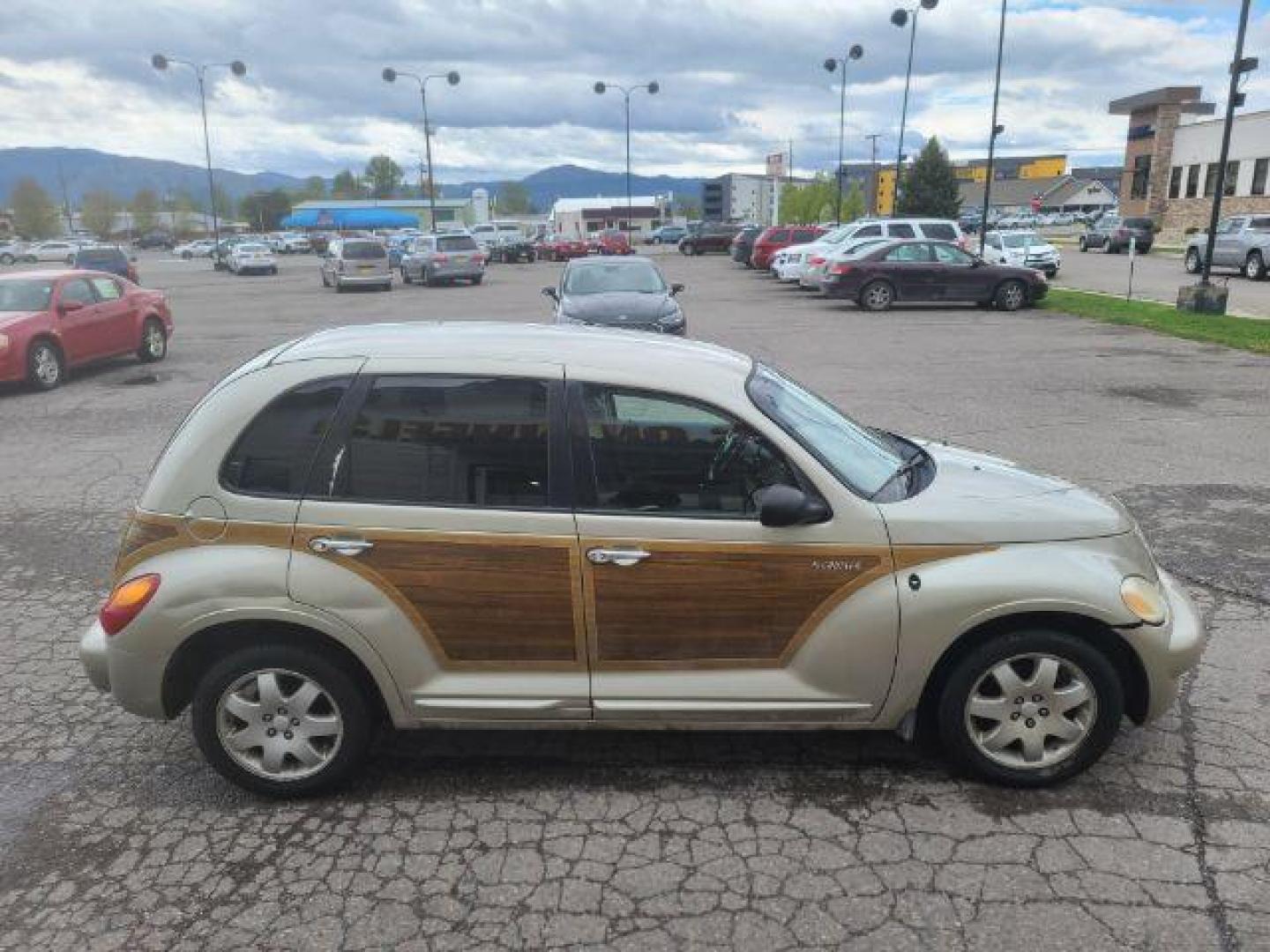 2005 Chrysler PT Cruiser Limited Edition (3C8FY68B35T) with an 2.4L L4 DOHC 16V engine, located at 1800 West Broadway, Missoula, 59808, (406) 543-1986, 46.881348, -114.023628 - Photo#2