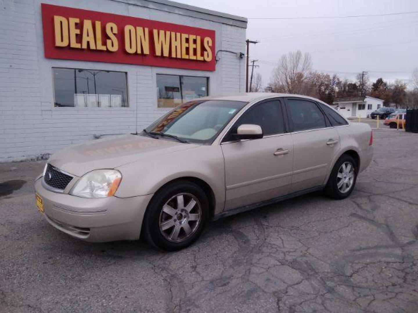 2005 Ford Five Hundred SE (1FAFP23135G) with an 3.0L V6 DOHC 24V engine, located at 4047 Montana Ave., Billings, MT, 59101, 45.770847, -108.529800 - Photo#1