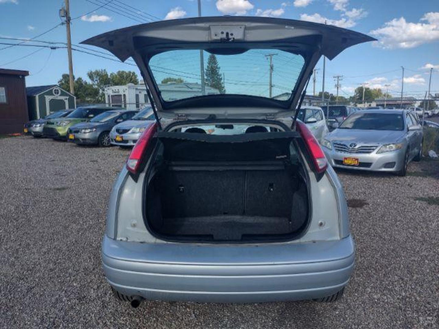 2005 Ford Focus ZX3 SE (3FAFP31N95R) with an 2.0L L4 DOHC 16V engine, located at 4801 10th Ave S,, Great Falls, MT, 59405, (406) 564-1505, 0.000000, 0.000000 - Photo#10