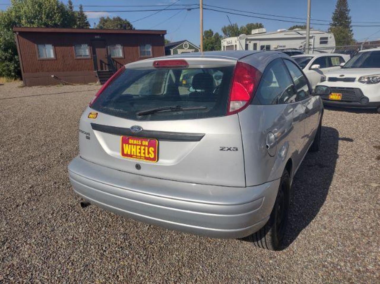 2005 Ford Focus ZX3 SE (3FAFP31N95R) with an 2.0L L4 DOHC 16V engine, located at 4801 10th Ave S,, Great Falls, MT, 59405, (406) 564-1505, 0.000000, 0.000000 - Photo#4