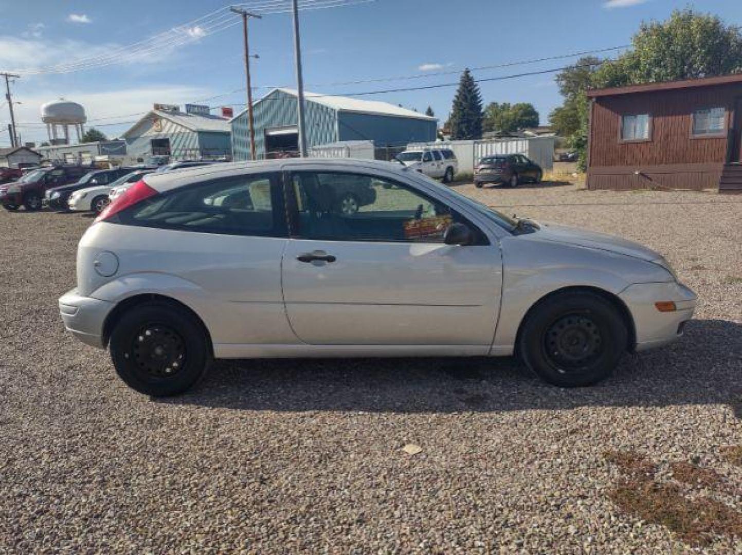 2005 Ford Focus ZX3 SE (3FAFP31N95R) with an 2.0L L4 DOHC 16V engine, located at 4801 10th Ave S,, Great Falls, MT, 59405, (406) 564-1505, 0.000000, 0.000000 - Photo#5