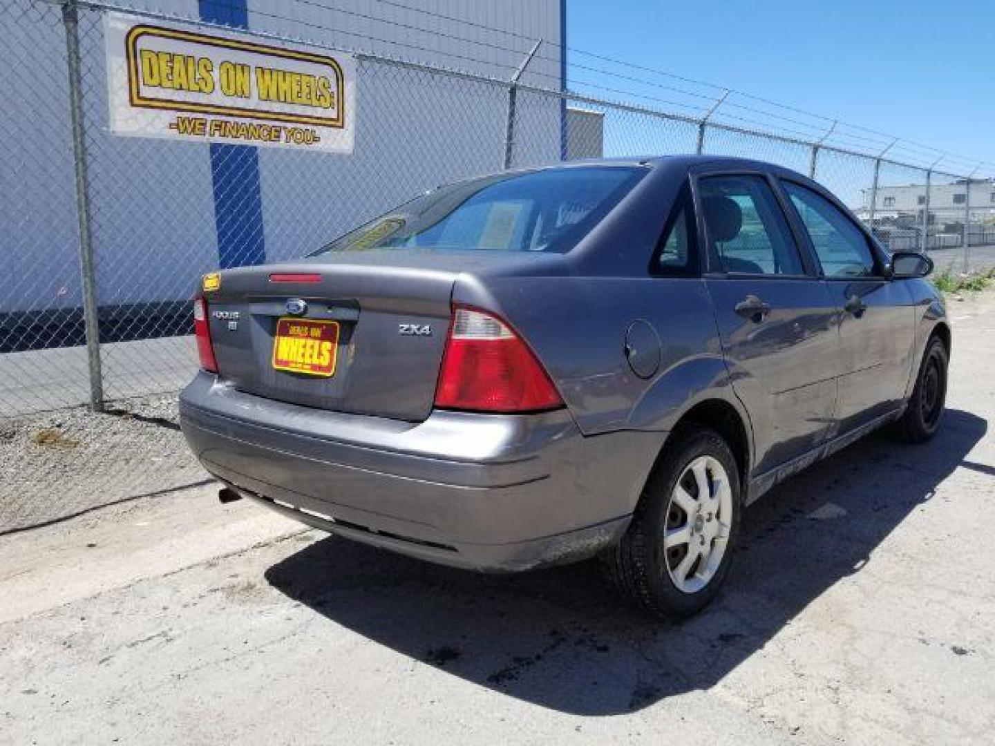 2005 Ford Focus ZX4 SE (1FAFP34N65W) with an 2.0L L4 DOHC 16V engine, located at 1800 West Broadway, Missoula, 59808, (406) 543-1986, 46.881348, -114.023628 - Photo#4