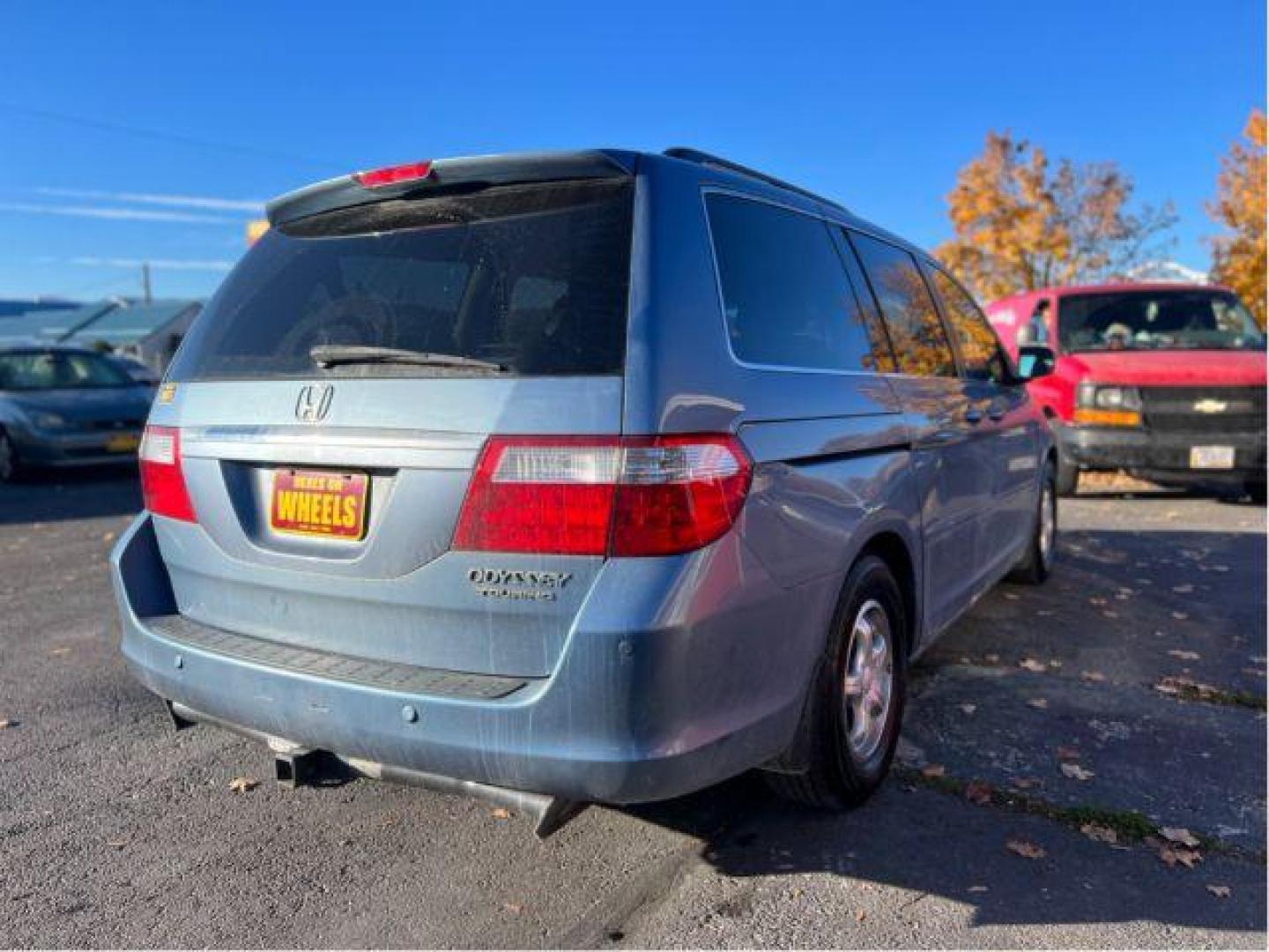 2005 Honda Odyssey Touring (5FNRL38895B) with an 3.5L V6 SOHC 24V engine, 5-Speed Automatic transmission, located at 601 E. Idaho St., Kalispell, MT, 59901, 0.000000, 0.000000 - Photo#4