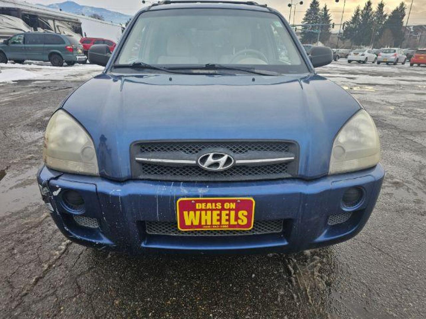 2005 Hyundai Tucson GL 2.0 4WD (KM8JM72BX5U) with an 2.0L L4 DOHC 16V engine, 5-Speed Manual transmission, located at 1800 West Broadway, Missoula, 59808, (406) 543-1986, 46.881348, -114.023628 - Photo#1