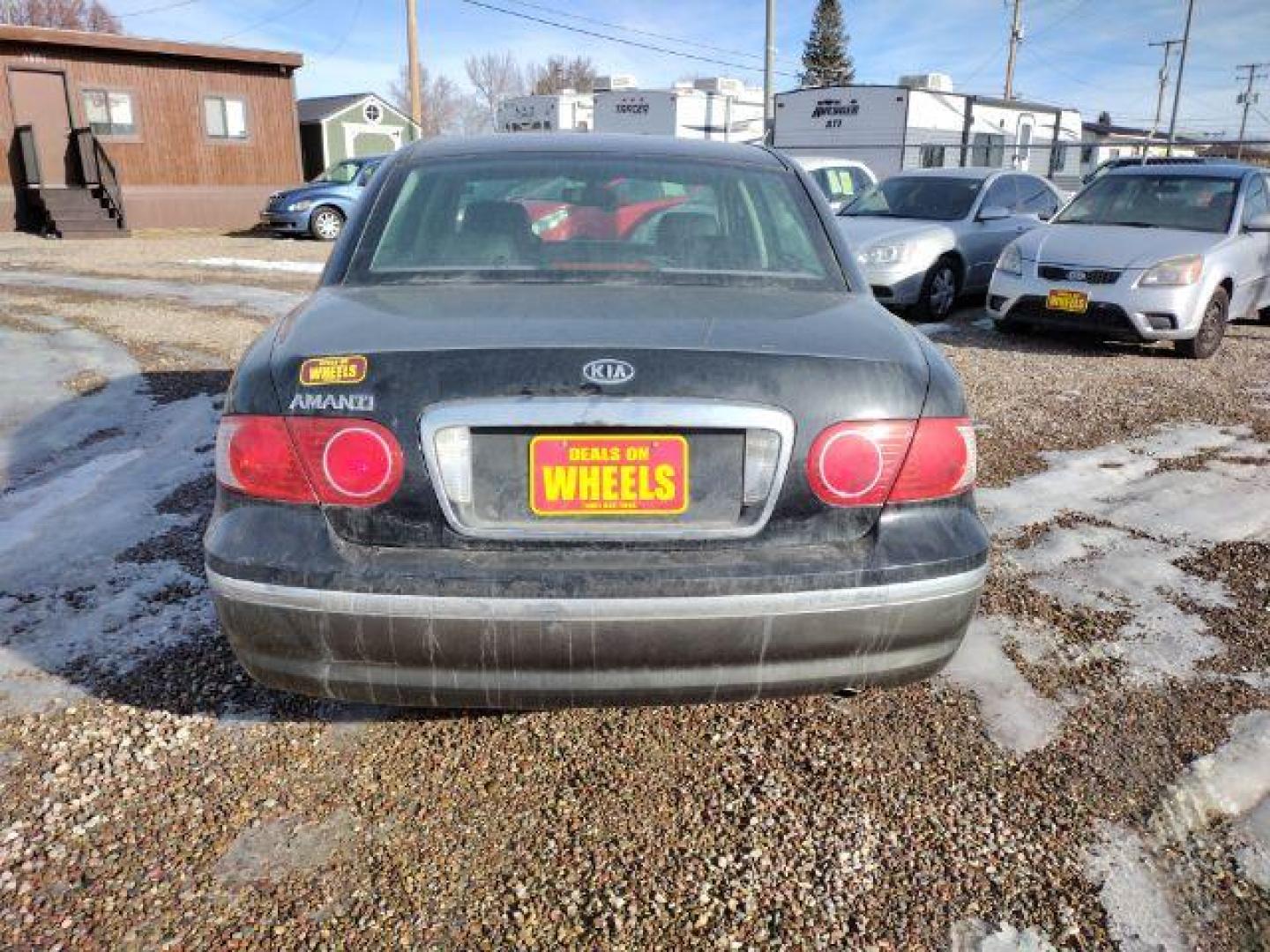 2005 Kia Amanti Sedan (KNALD124X55) with an 3.5L V6 DOHC 24V engine, 5-Speed Automatic transmission, located at 4801 10th Ave S,, Great Falls, MT, 59405, (406) 564-1505, 0.000000, 0.000000 - Photo#3