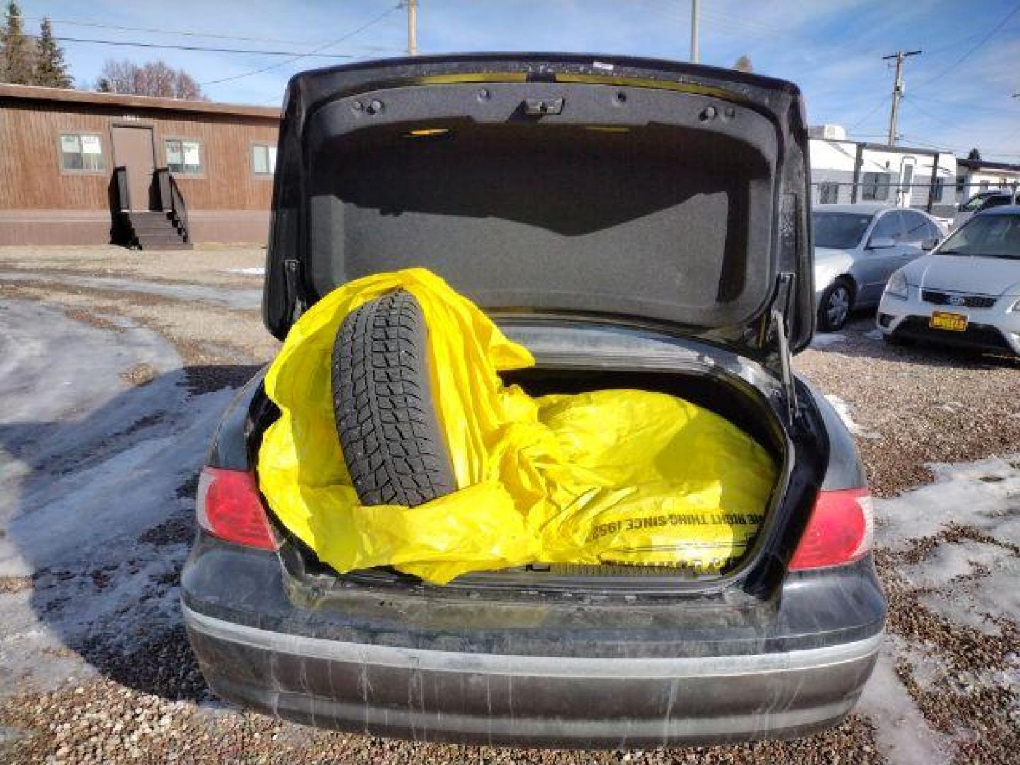 2005 Kia Amanti Sedan (KNALD124X55) with an 3.5L V6 DOHC 24V engine, 5-Speed Automatic transmission, located at 4801 10th Ave S,, Great Falls, MT, 59405, (406) 564-1505, 0.000000, 0.000000 - Photo#1