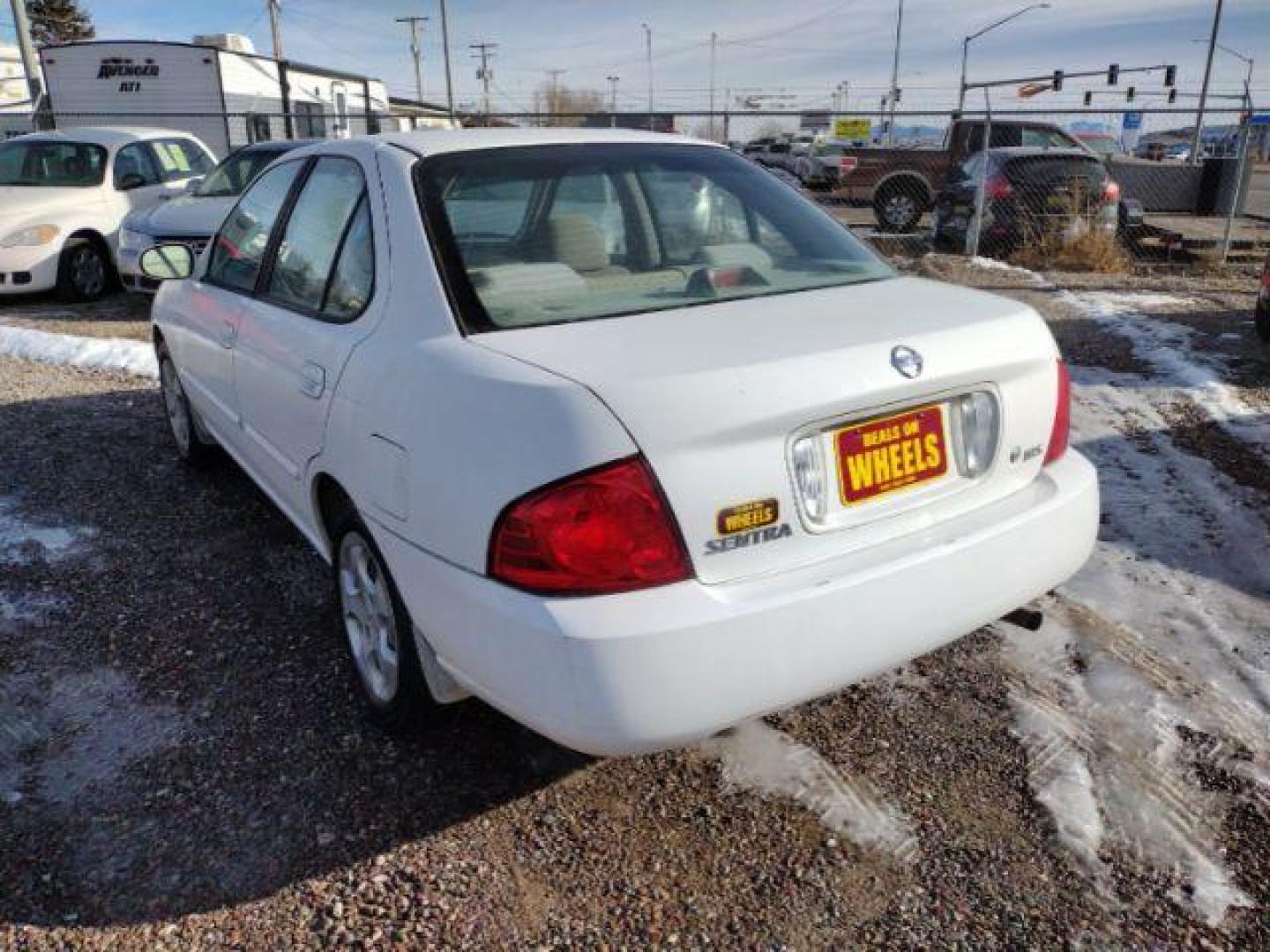 2005 Nissan Sentra 1.8 S (3N1CB51A35L) with an 1.8L L4 DOHC 16V engine, located at 4801 10th Ave S,, Great Falls, MT, 59405, (406) 564-1505, 0.000000, 0.000000 - Photo#2