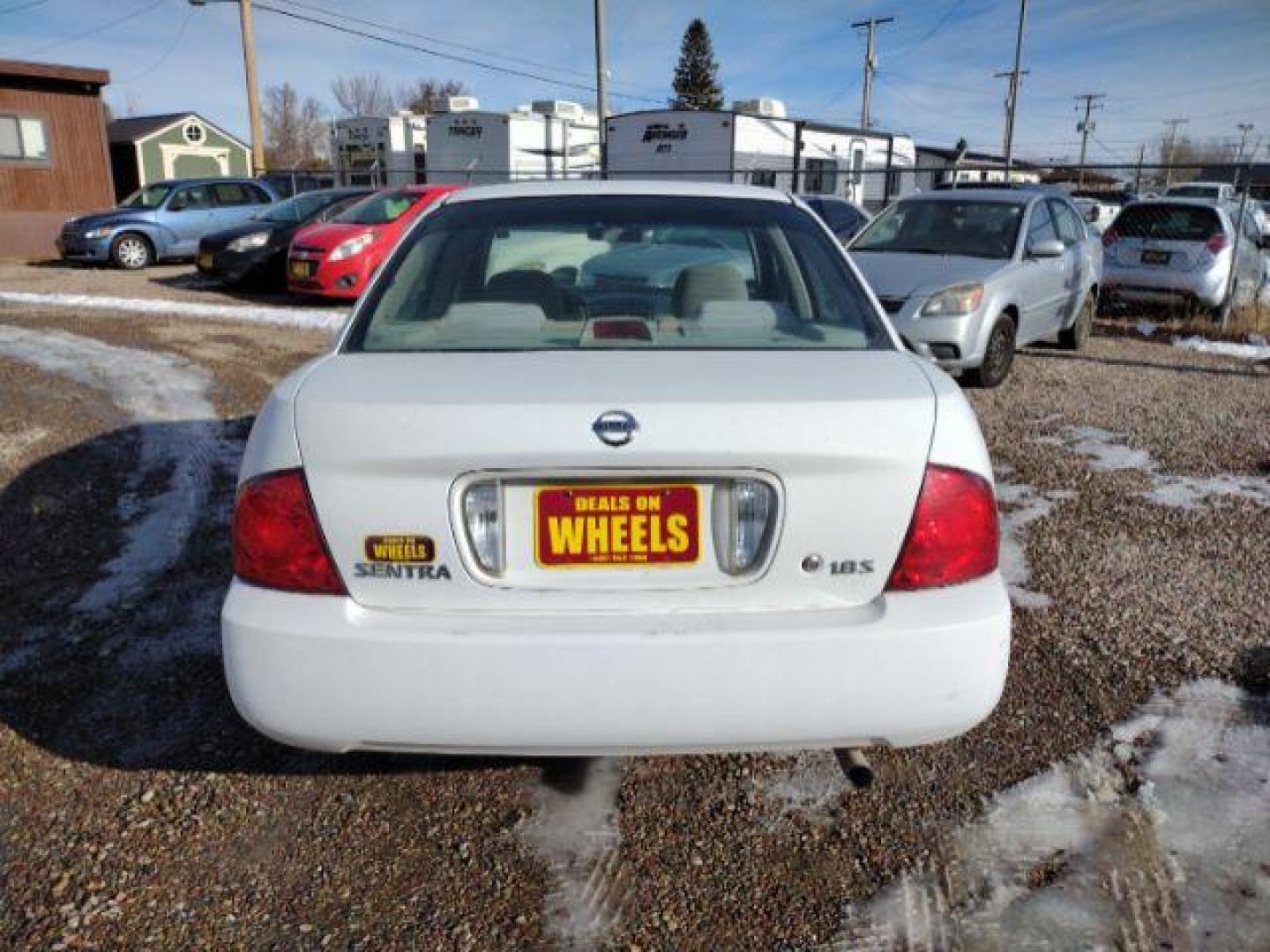 2005 Nissan Sentra 1.8 S (3N1CB51A35L) with an 1.8L L4 DOHC 16V engine, located at 4801 10th Ave S,, Great Falls, MT, 59405, (406) 564-1505, 0.000000, 0.000000 - Photo#3