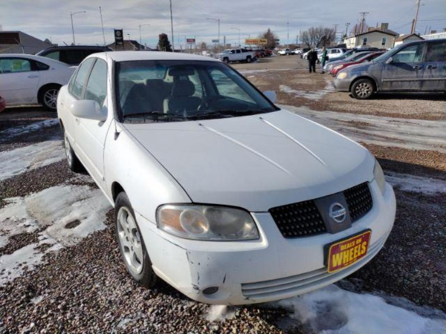 2005 Nissan Sentra 1.8 S (3N1CB51A35L) with an 1.8L L4 DOHC 16V engine, located at 4801 10th Ave S,, Great Falls, MT, 59405, (406) 564-1505, 0.000000, 0.000000 - Photo#6