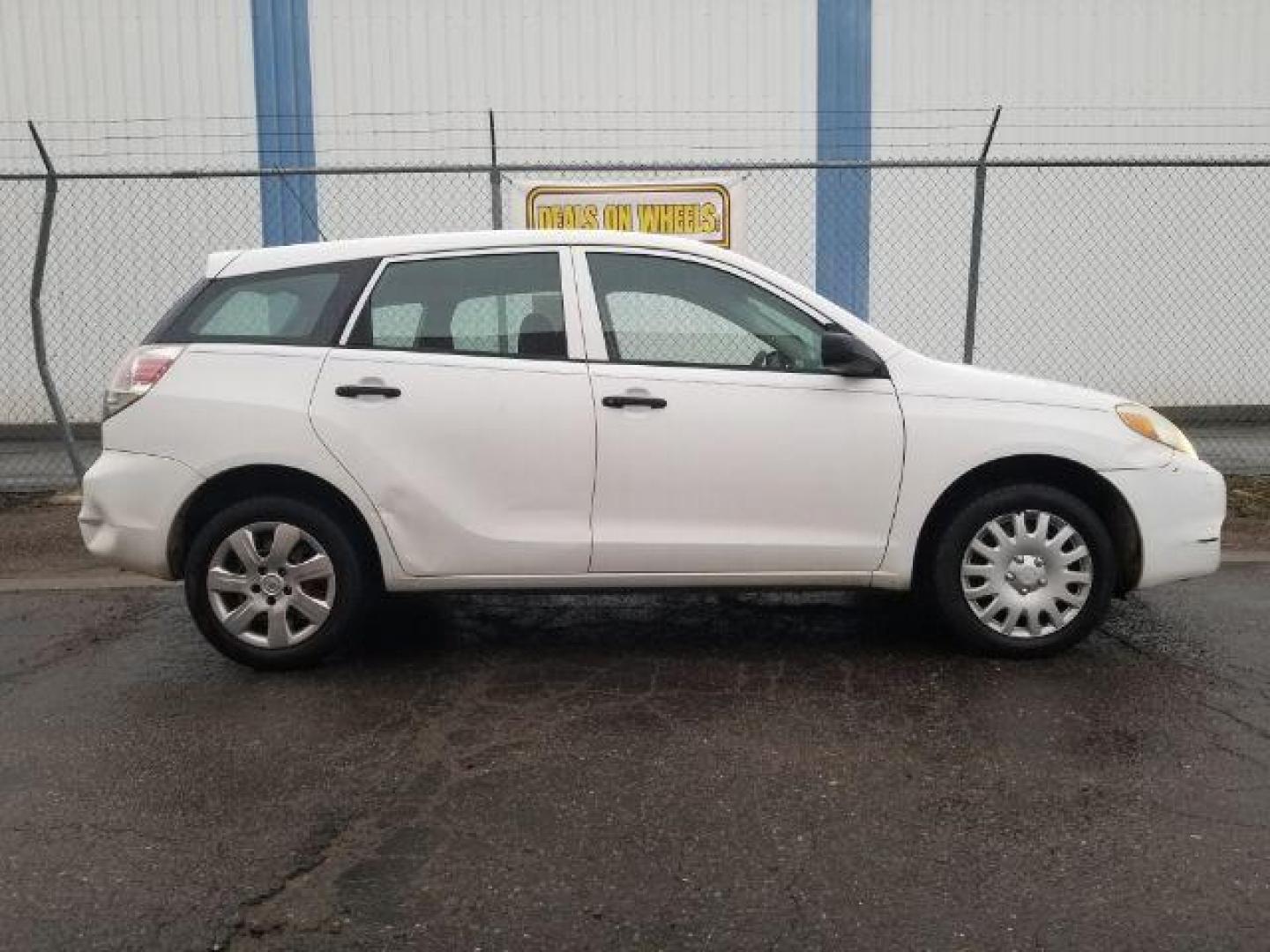 2005 Toyota Matrix 4WD (2T1LR32E55C) with an 1.8L L4 DOHC 16V engine, 4-Speed Automatic transmission, located at 1821 N Montana Ave., Helena, MT, 59601, 0.000000, 0.000000 - Photo#3