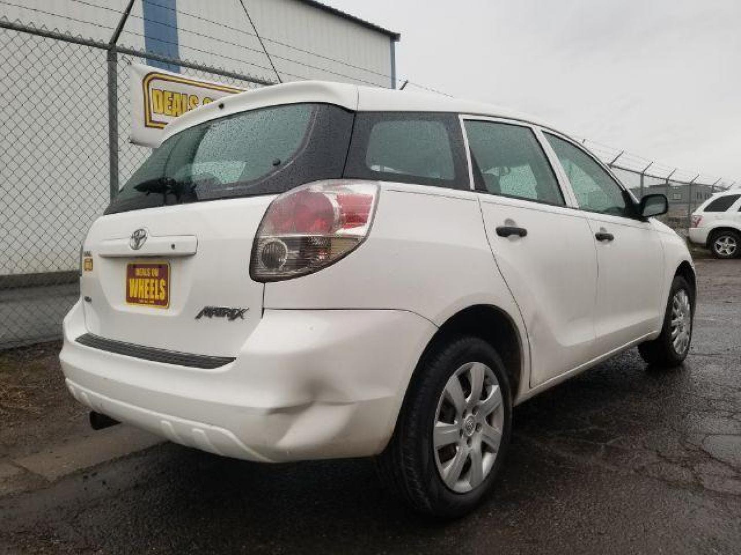 2005 Toyota Matrix 4WD (2T1LR32E55C) with an 1.8L L4 DOHC 16V engine, 4-Speed Automatic transmission, located at 1821 N Montana Ave., Helena, MT, 59601, 0.000000, 0.000000 - Photo#4