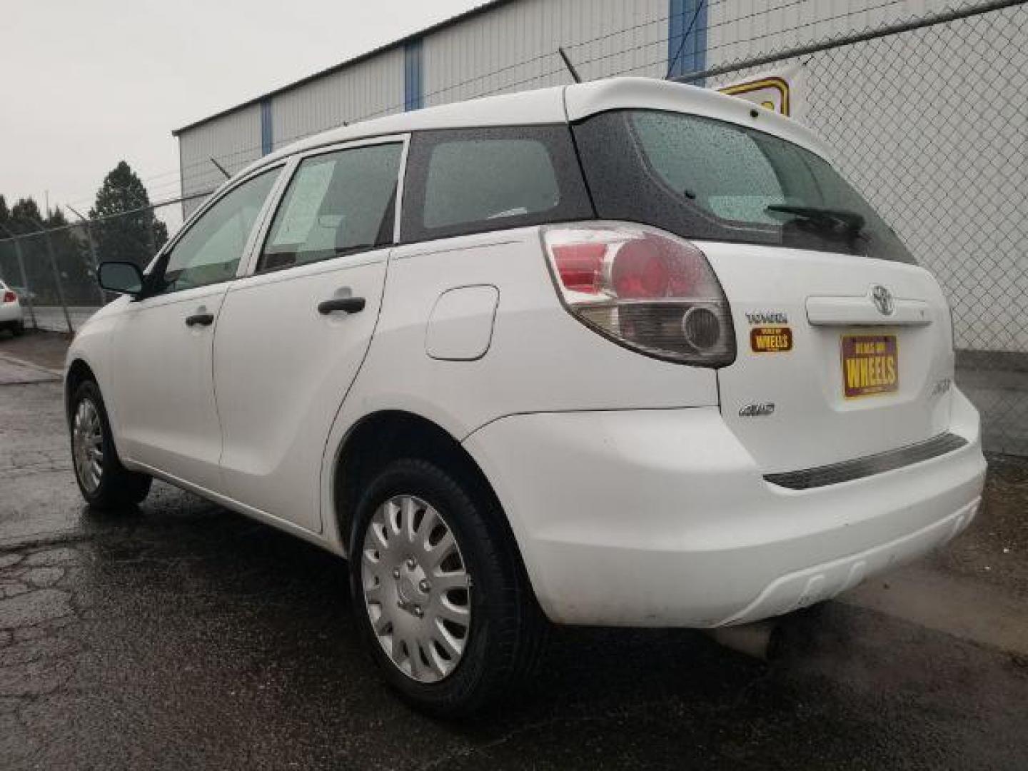 2005 Toyota Matrix 4WD (2T1LR32E55C) with an 1.8L L4 DOHC 16V engine, 4-Speed Automatic transmission, located at 1821 N Montana Ave., Helena, MT, 59601, 0.000000, 0.000000 - Photo#5