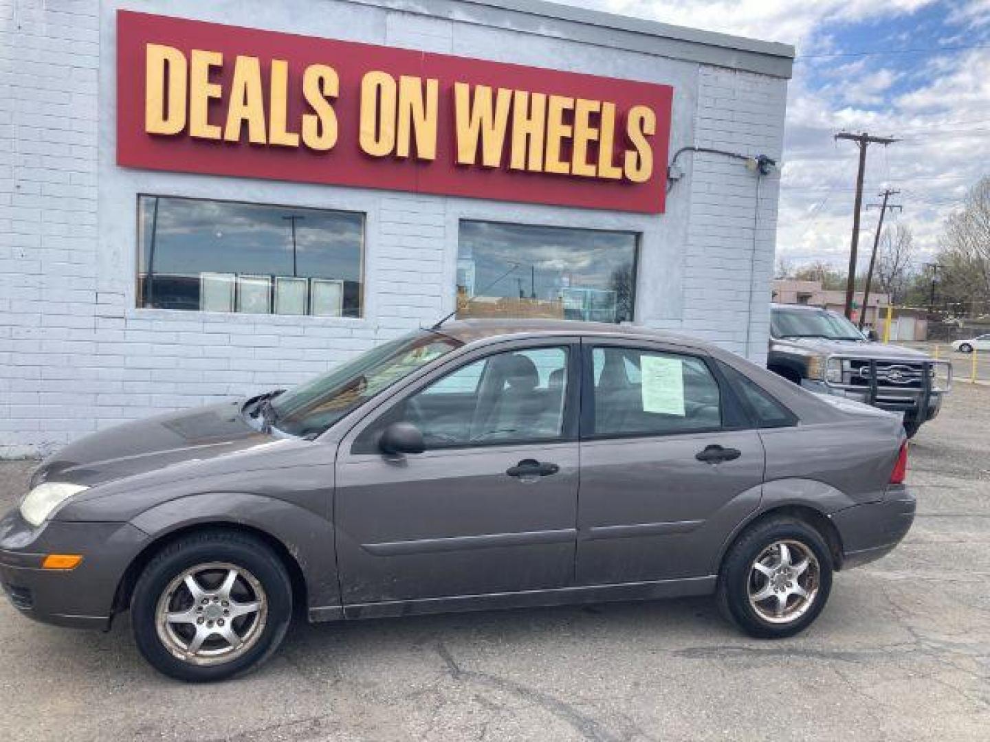 2006 Ford Focus ZX4 SE (1FAFP34N86W) with an 2.0L L4 DOHC 16V engine, located at 4047 Montana Ave., Billings, MT, 59101, 45.770847, -108.529800 - Photo#1