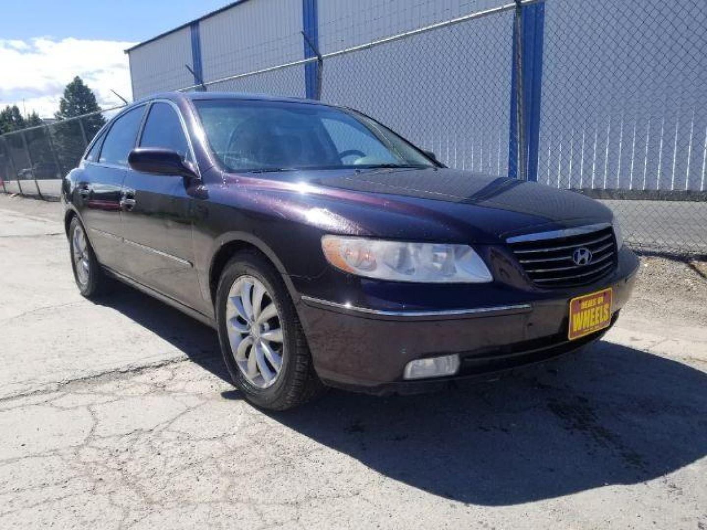 2006 Hyundai Azera Limited (KMHFC46F06A) with an 3.8L V6 DOHC 24V engine, 5-Speed Automatic transmission, located at 4801 10th Ave S,, Great Falls, MT, 59405, (406) 564-1505, 0.000000, 0.000000 - Photo#6