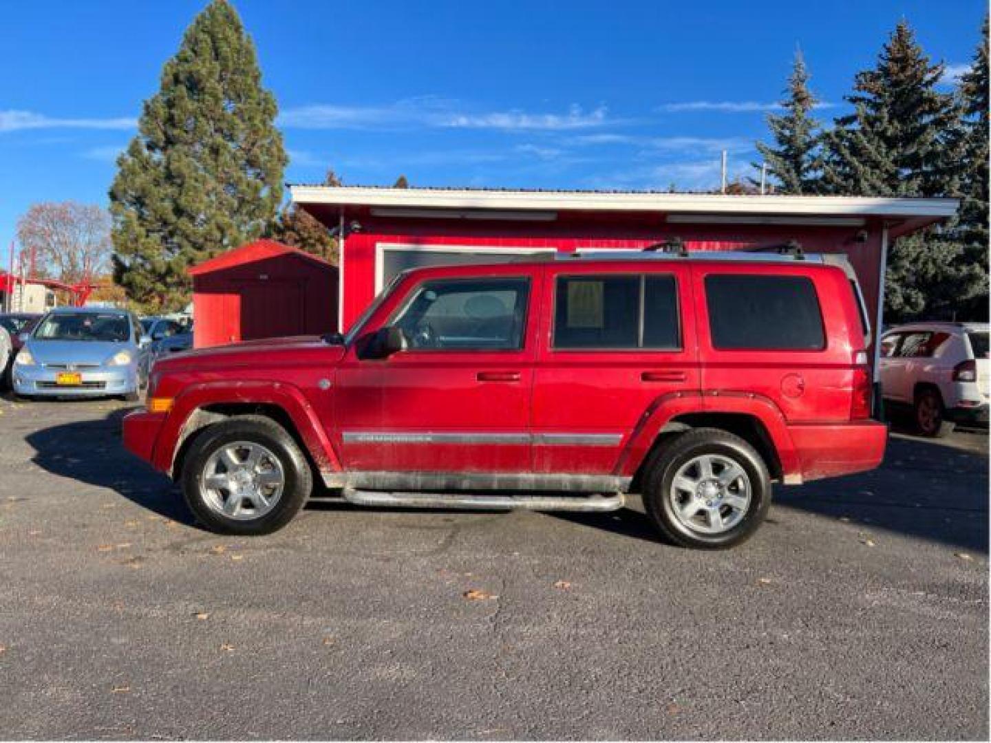 2006 Jeep Commander Limited 4WD (1J8HG58276C) with an 5.7L V8 OHV 16V engine, 5-Speed Automatic transmission, located at 601 E. Idaho St., Kalispell, MT, 59901, 0.000000, 0.000000 - Photo#1