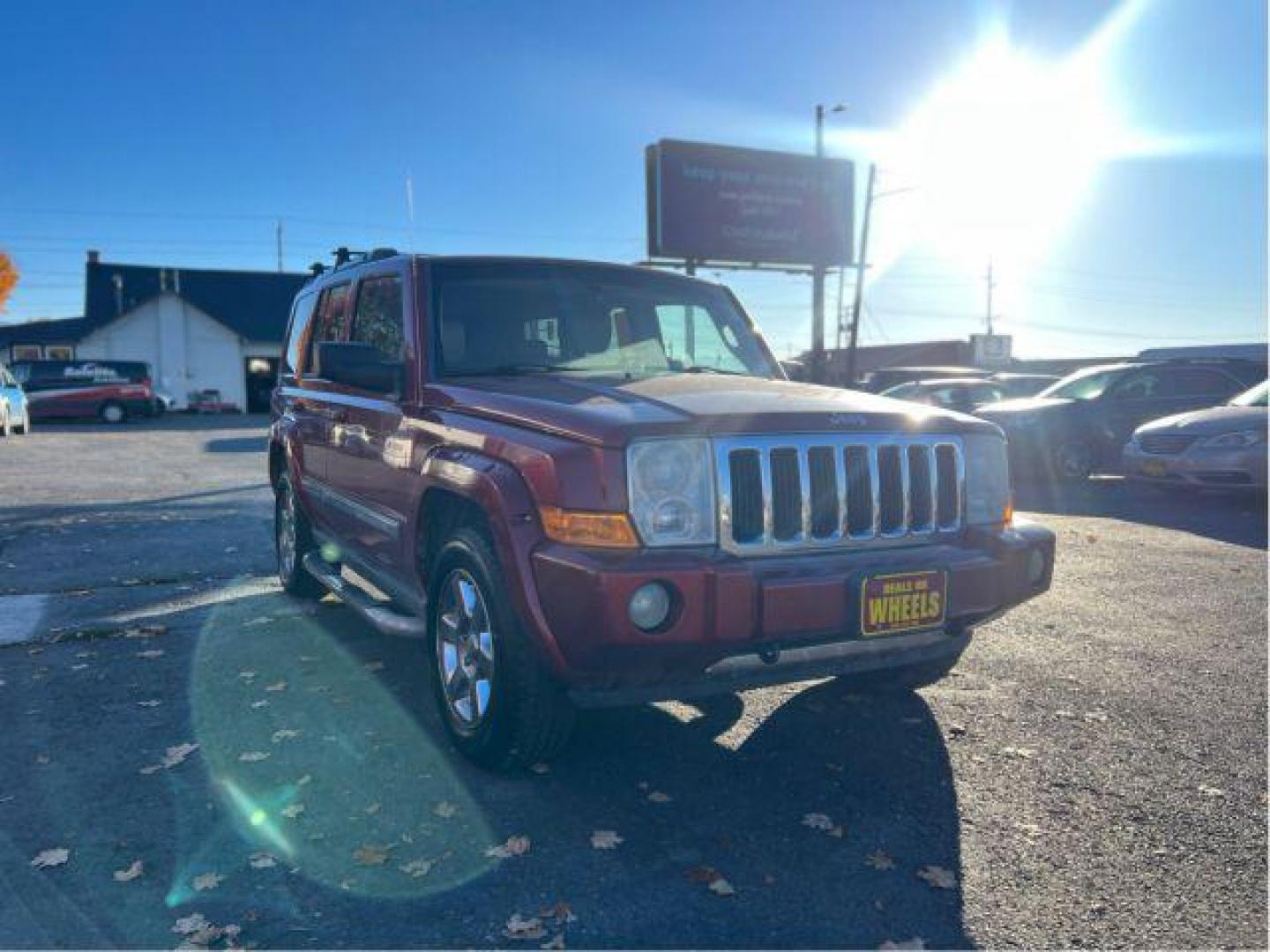 2006 Jeep Commander Limited 4WD (1J8HG58276C) with an 5.7L V8 OHV 16V engine, 5-Speed Automatic transmission, located at 601 E. Idaho St., Kalispell, MT, 59901, 0.000000, 0.000000 - Photo#6