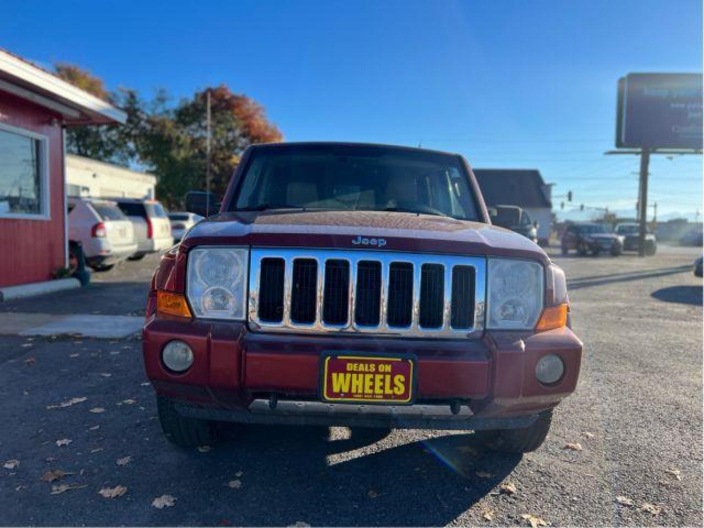 2006 Jeep Commander Limited 4WD (1J8HG58276C) with an 5.7L V8 OHV 16V engine, 5-Speed Automatic transmission, located at 601 E. Idaho St., Kalispell, MT, 59901, 0.000000, 0.000000 - Photo#7