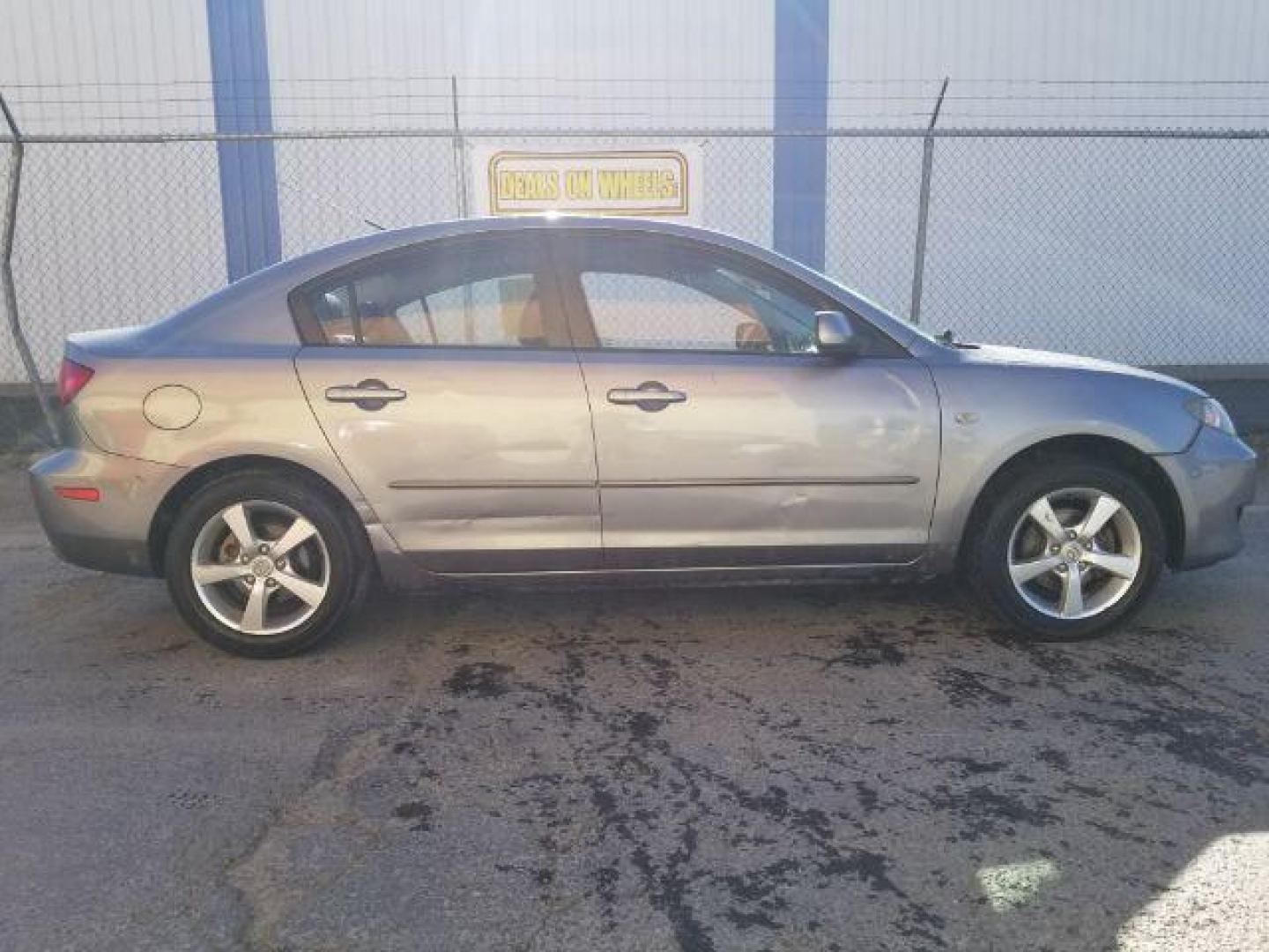 2006 Mazda MAZDA3 i 4-door (JM1BK12FX61) with an 2.0L L4 DOHC 16V engine, located at 601 E. Idaho St., Kalispell, MT, 59901, 0.000000, 0.000000 - Photo#5