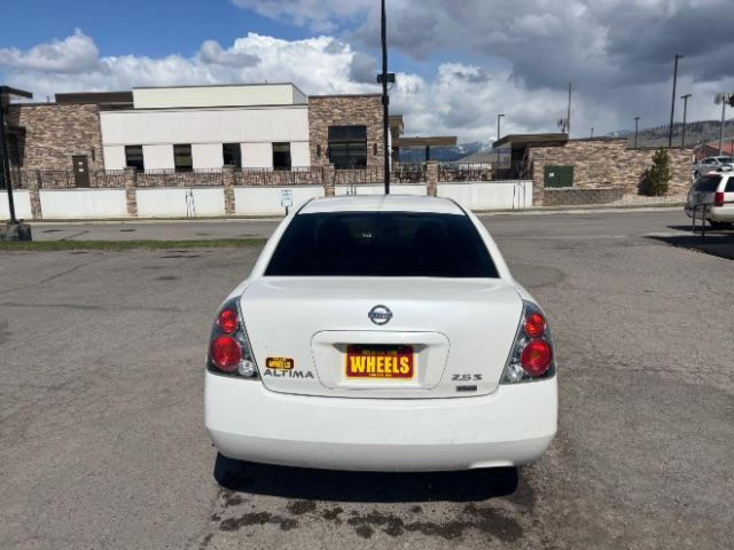 2006 Nissan Altima 2.5 (1N4AL11D46N) with an 2.5L L4 DOHC 16V engine, Automatic transmissi transmission, located at 1800 West Broadway, Missoula, 59808, (406) 543-1986, 46.881348, -114.023628 - Photo#5