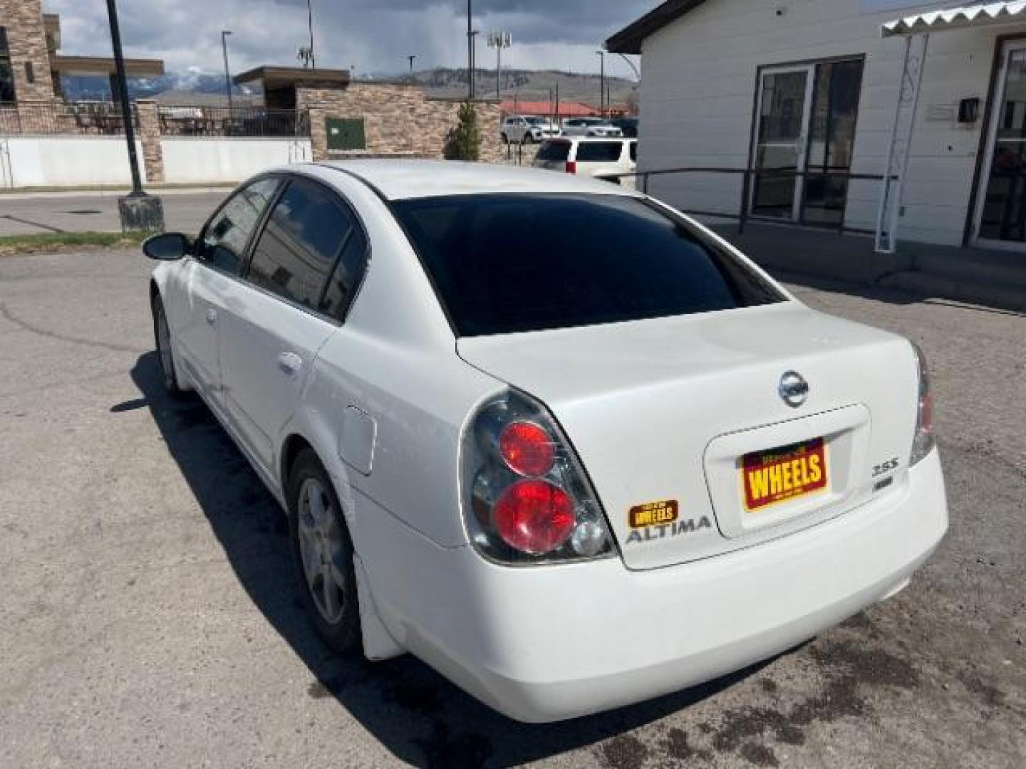 2006 Nissan Altima 2.5 (1N4AL11D46N) with an 2.5L L4 DOHC 16V engine, Automatic transmissi transmission, located at 1800 West Broadway, Missoula, 59808, (406) 543-1986, 46.881348, -114.023628 - Photo#6