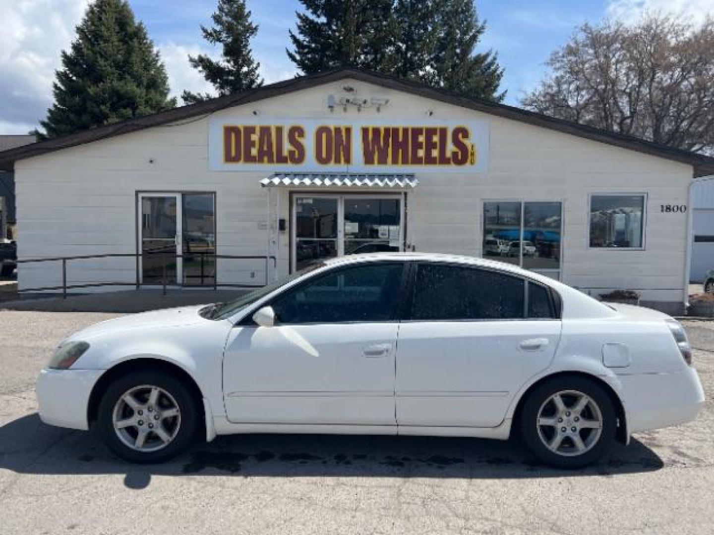 2006 Nissan Altima 2.5 (1N4AL11D46N) with an 2.5L L4 DOHC 16V engine, Automatic transmissi transmission, located at 1800 West Broadway, Missoula, 59808, (406) 543-1986, 46.881348, -114.023628 - Photo#7