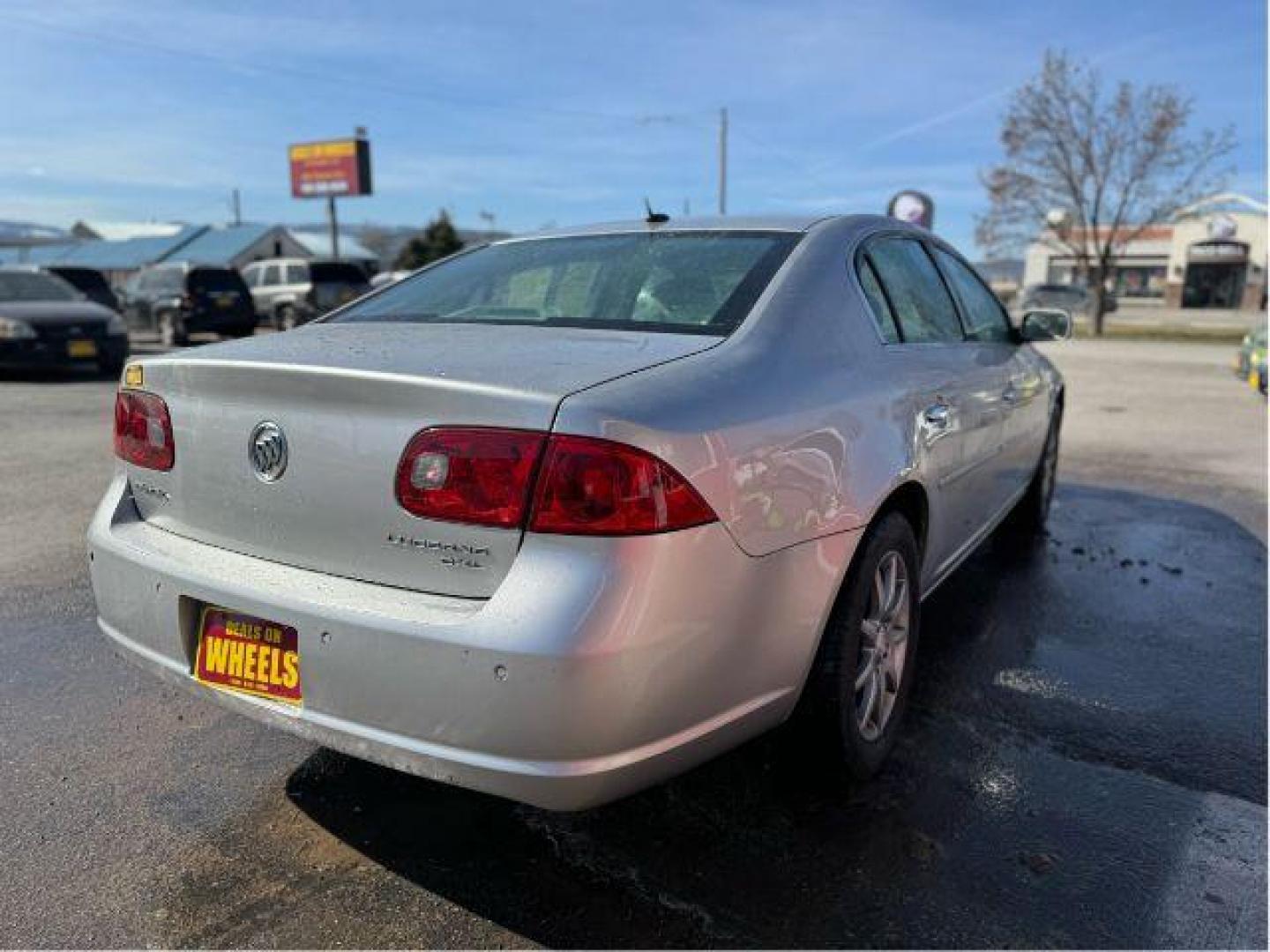 2007 Buick Lucerne CXL V6 (1G4HD57237U) with an 3.8L V6 OHV 12V engine, 4-Speed Automatic transmission, located at 601 E. Idaho St., Kalispell, MT, 59901, 0.000000, 0.000000 - Photo#4