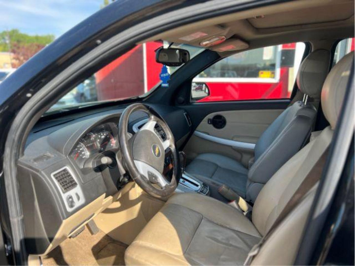 2007 Chevrolet Equinox LT1 AWD (2CNDL73F276) with an 3.4L V6 OHV 12V engine, 5-Speed Automatic transmission, located at 601 E. Idaho St., Kalispell, MT, 59901, 0.000000, 0.000000 - Photo#8