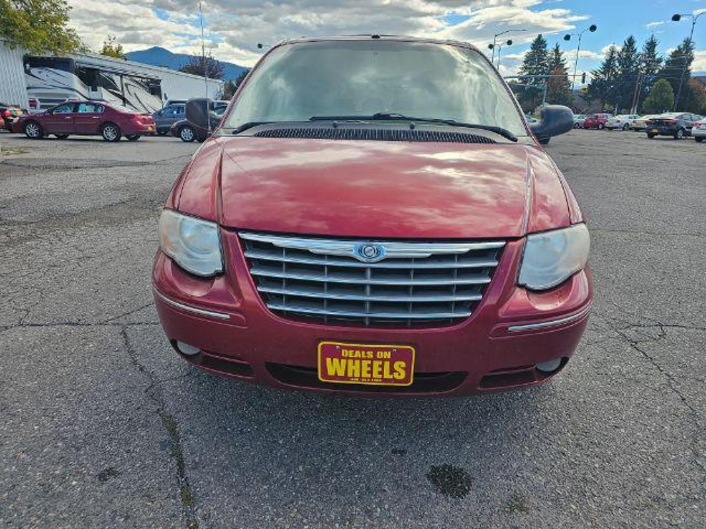 2007 Chrysler Town and Country Limited (2A8GP64L17R) with an 3.8L V6 OHV 12V engine, 4-Speed Automatic transmission, located at 1800 West Broadway, Missoula, 59808, (406) 543-1986, 46.881348, -114.023628 - Photo#1