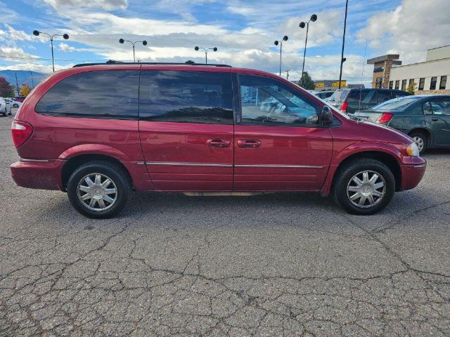 2007 Chrysler Town and Country Limited (2A8GP64L17R) with an 3.8L V6 OHV 12V engine, 4-Speed Automatic transmission, located at 1800 West Broadway, Missoula, 59808, (406) 543-1986, 46.881348, -114.023628 - Photo#2