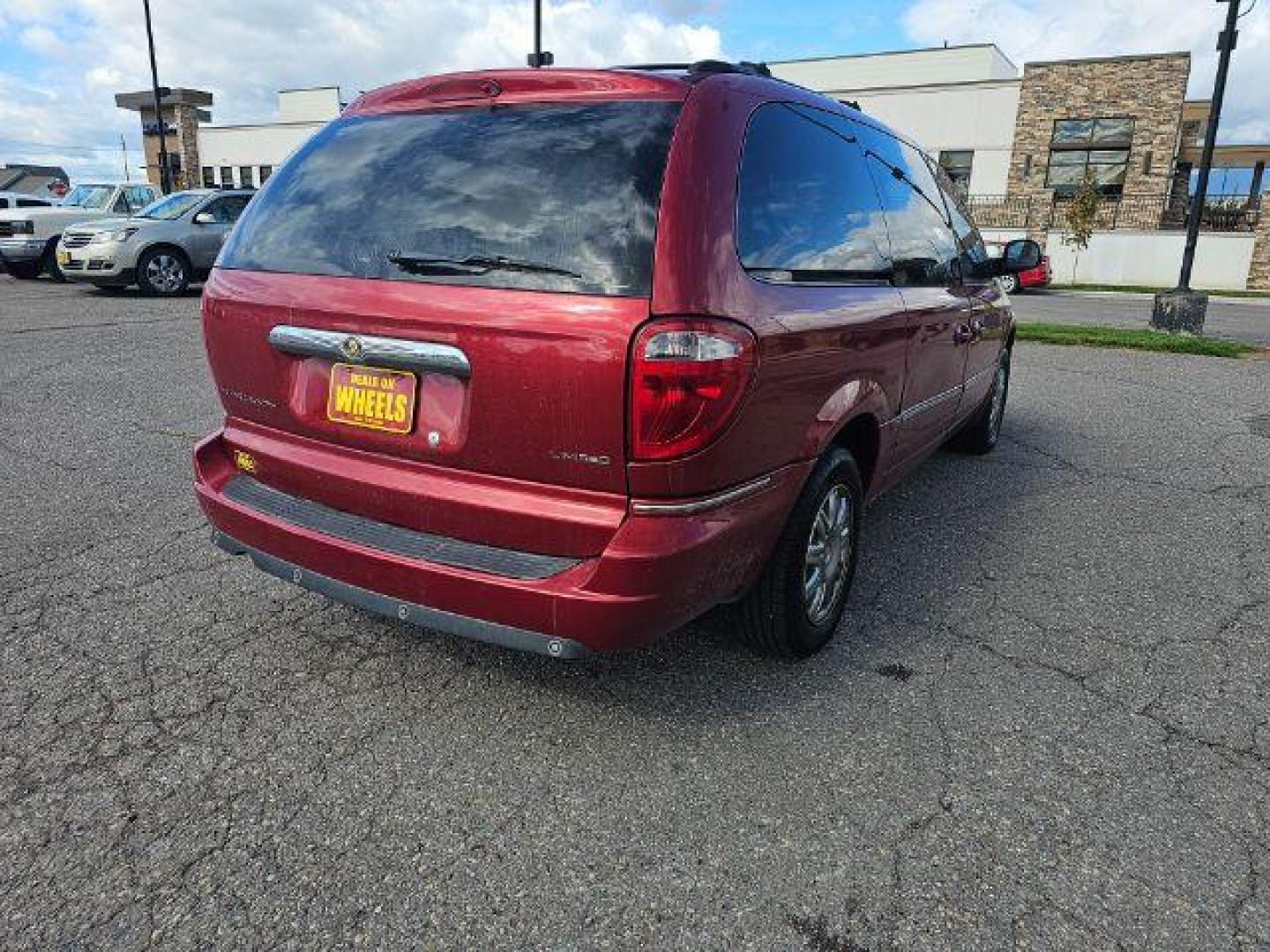 2007 Chrysler Town and Country Limited (2A8GP64L17R) with an 3.8L V6 OHV 12V engine, 4-Speed Automatic transmission, located at 1800 West Broadway, Missoula, 59808, (406) 543-1986, 46.881348, -114.023628 - Photo#3