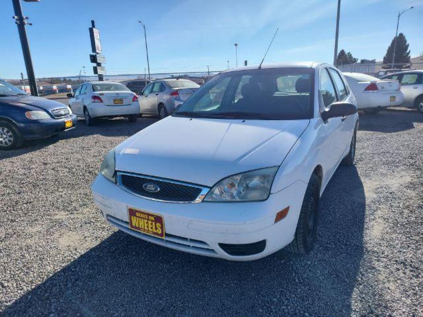 2007 Ford Focus ZX5 SE (1FAHP37N67W) with an 2.0L L4 DOHC 16V engine, located at 4801 10th Ave S,, Great Falls, MT, 59405, (406) 564-1505, 0.000000, 0.000000 - Photo#0