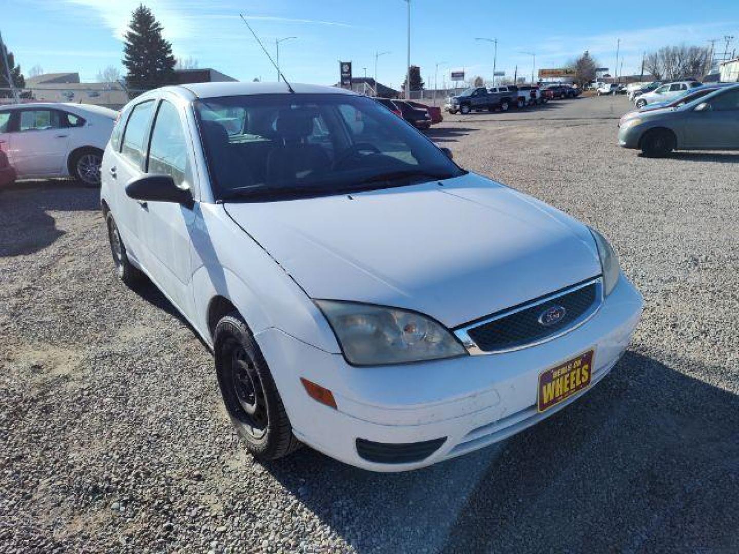 2007 Ford Focus ZX5 SE (1FAHP37N67W) with an 2.0L L4 DOHC 16V engine, located at 4801 10th Ave S,, Great Falls, MT, 59405, (406) 564-1505, 0.000000, 0.000000 - Photo#6