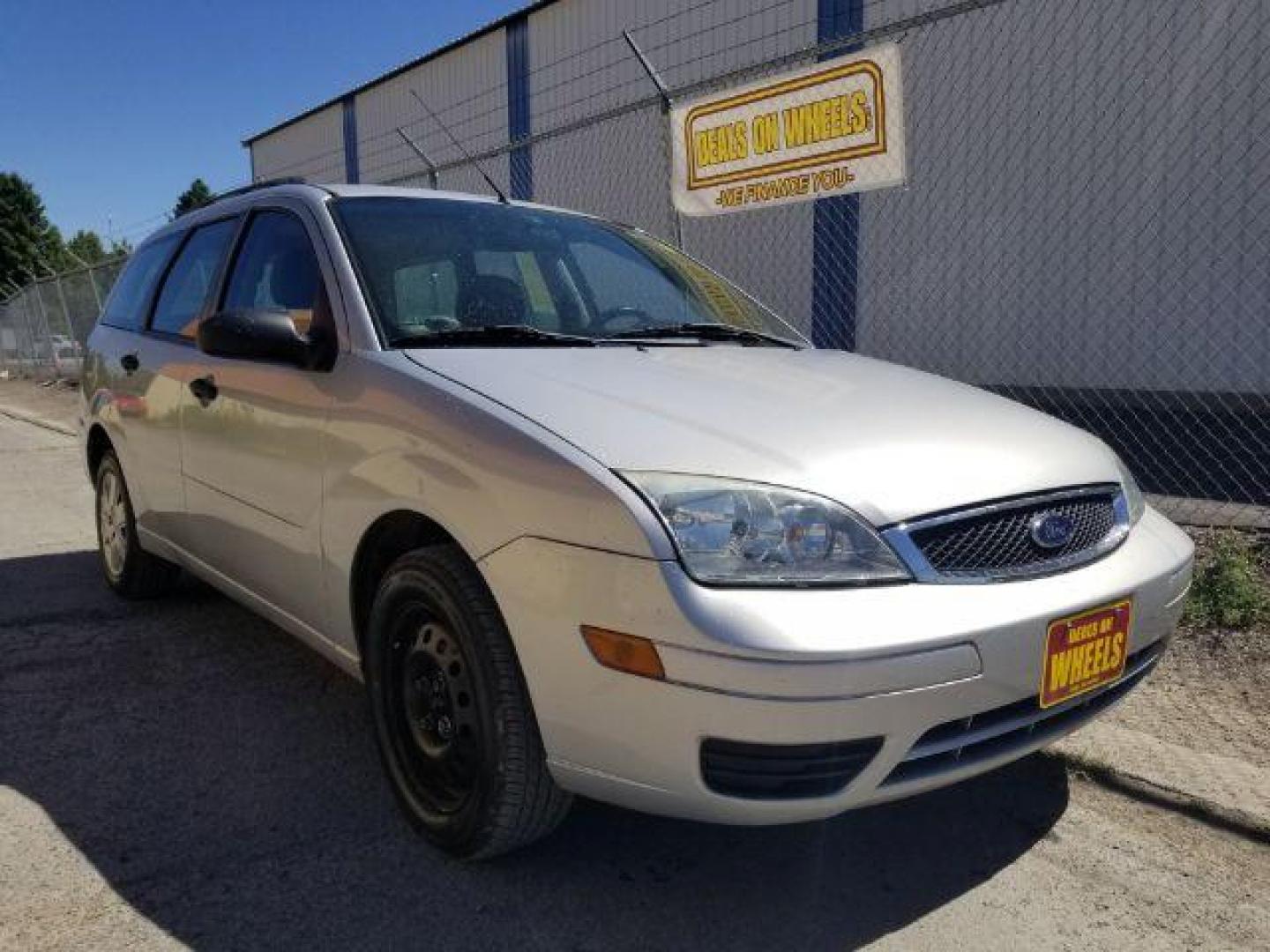 2007 Ford Focus Wagon ZXW SE (1FAHP36N27W) with an 2.0L L4 DOHC 16V engine, located at 4801 10th Ave S,, Great Falls, MT, 59405, (406) 564-1505, 0.000000, 0.000000 - Photo#6