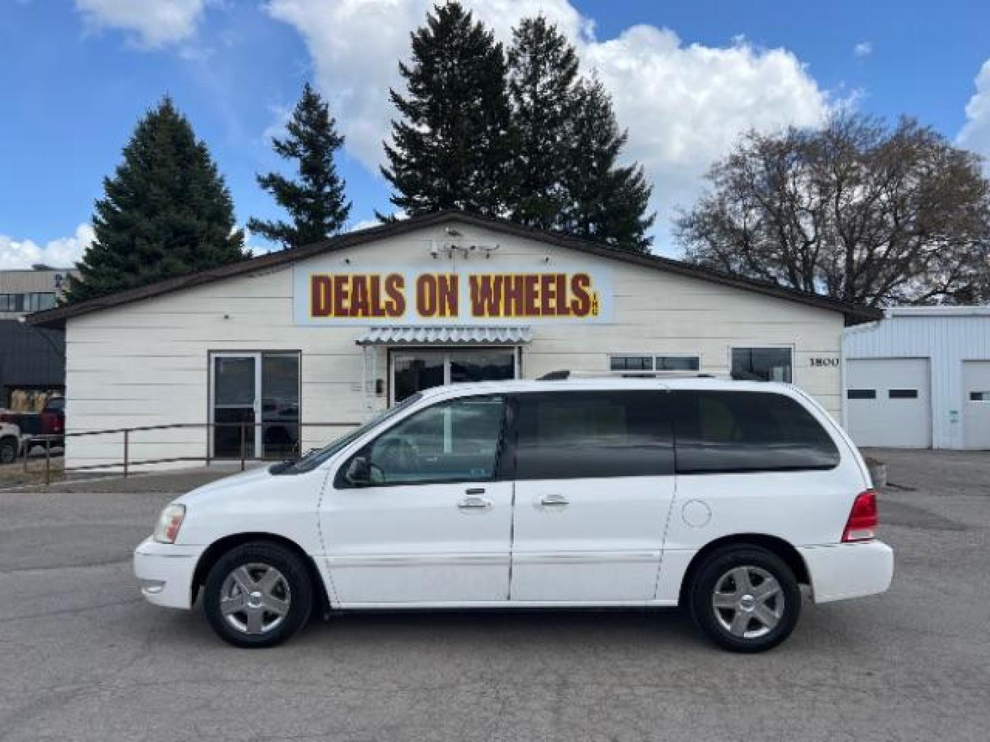 2007 Ford Freestar Limited (2FMDA58257B) with an 4.2L V6 OHV 12V engine, 4-Speed Automatic transmission, located at 1821 N Montana Ave., Helena, MT, 59601, 0.000000, 0.000000 - Photo#7