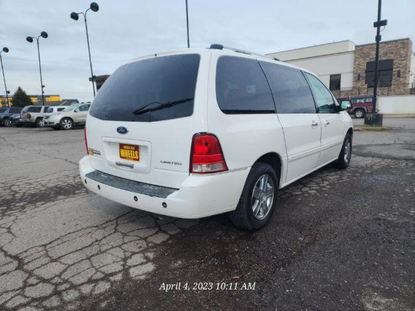 2007 Ford Freestar Limited (2FMDA58257B) with an 4.2L V6 OHV 12V engine, 4-Speed Automatic transmission, located at 1821 N Montana Ave., Helena, MT, 59601, 0.000000, 0.000000 - Photo#3