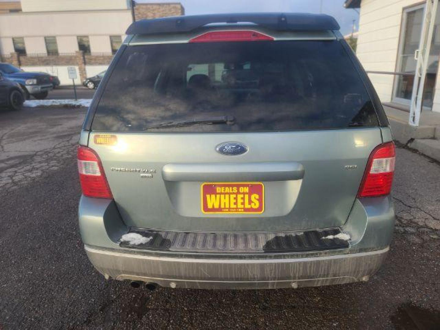 2007 Ford Freestyle SEL AWD (1FMDK05127G) with an 3.0L V6 DOHC 24V engine, Continuously Variable Transmission transmission, located at 1800 West Broadway, Missoula, 59808, (406) 543-1986, 46.881348, -114.023628 - Photo#4