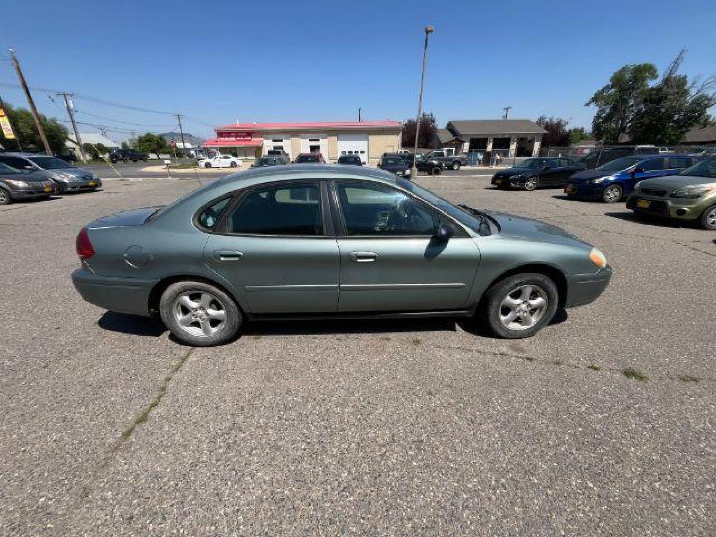 2007 Green Ford Taurus n/a (1FAFP53UX7A) with an 3.0 L engine, located at 1821 N Montana Ave., Helena, MT, 59601, 0.000000, 0.000000 - Photo#3