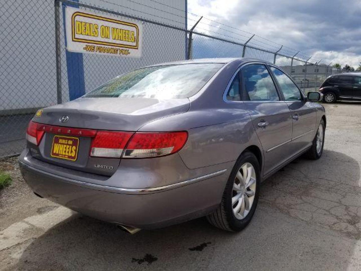 2007 Hyundai Azera Limited (KMHFC46F67A) with an 3.8L V6 DOHC 24V engine, 5-Speed Automatic transmission, located at 4047 Montana Ave., Billings, MT, 59101, 45.770847, -108.529800 - Photo#4