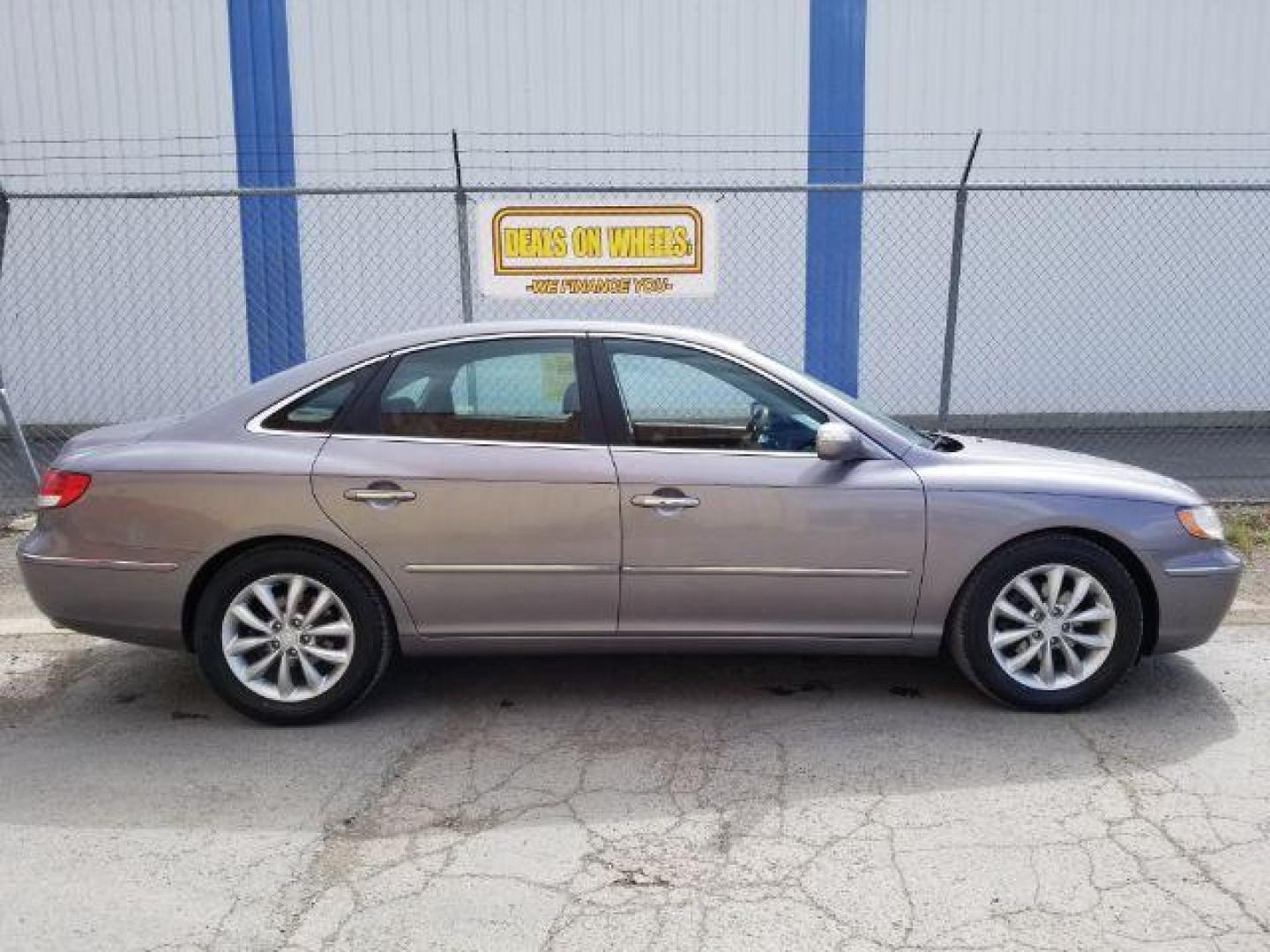 2007 Hyundai Azera Limited (KMHFC46F67A) with an 3.8L V6 DOHC 24V engine, 5-Speed Automatic transmission, located at 4047 Montana Ave., Billings, MT, 59101, 45.770847, -108.529800 - Photo#5