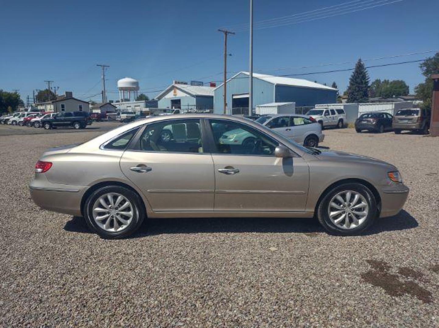 2007 Hyundai Azera Limited (KMHFC46F77A) with an 3.8L V6 DOHC 24V engine, 5-Speed Automatic transmission, located at 4801 10th Ave S,, Great Falls, MT, 59405, (406) 564-1505, 0.000000, 0.000000 - Photo#5