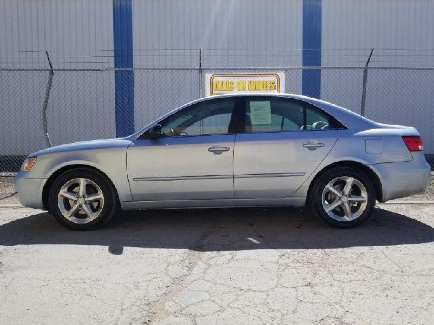 2007 Hyundai Sonata SE XM (5NPEU46F07H) with an 3.3L V6 DOHC 24V engine, 5-Speed Automatic transmission, located at 4047 Montana Ave., Billings, MT, 59101, 45.770847, -108.529800 - Photo#2