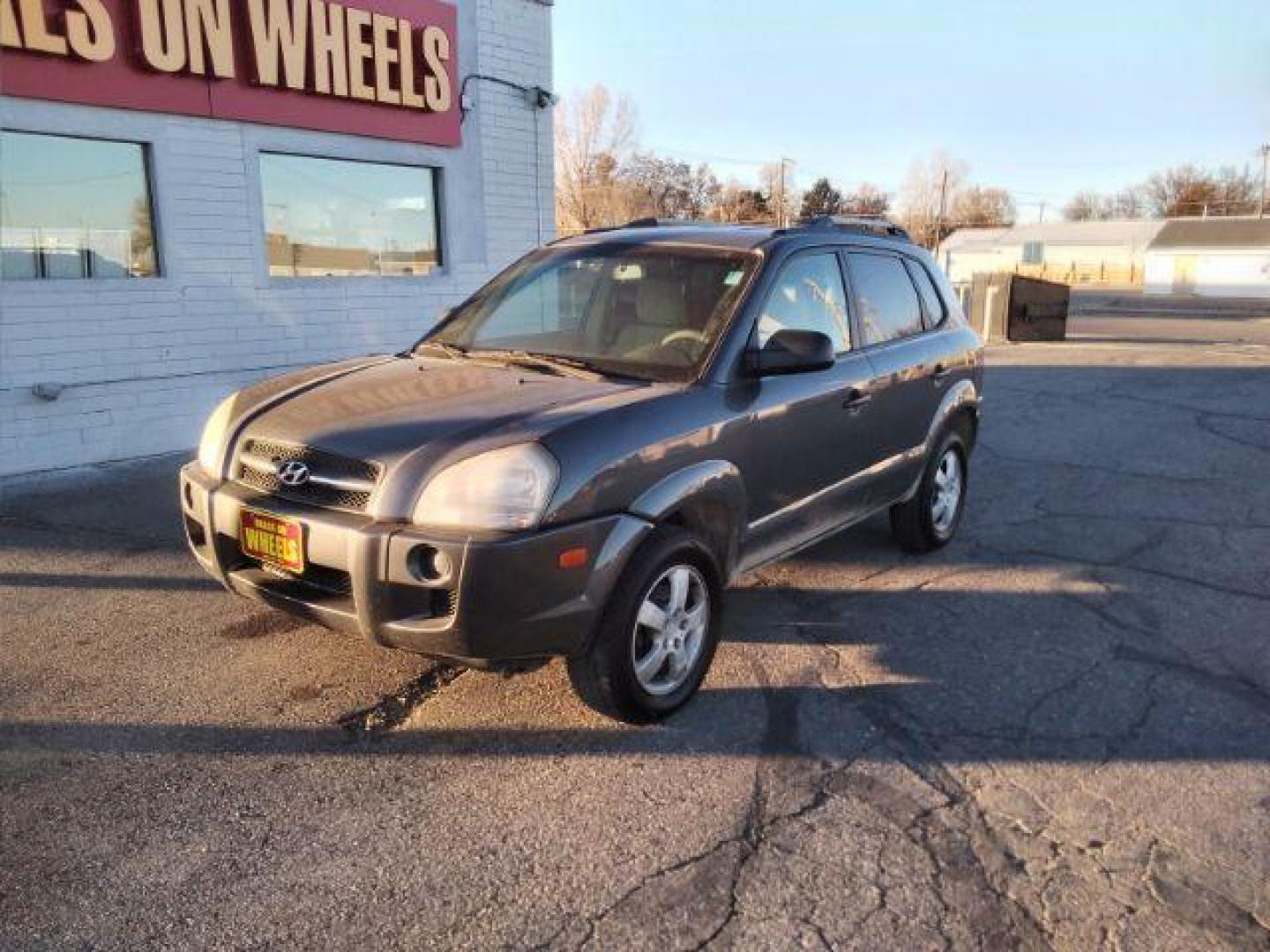 2007 Hyundai Tucson GLS 2.0 2WD (KM8JM12B67U) with an 2.0L L4 DOHC 16V engine, located at 4047 Montana Ave., Billings, MT, 59101, 45.770847, -108.529800 - Photo#0