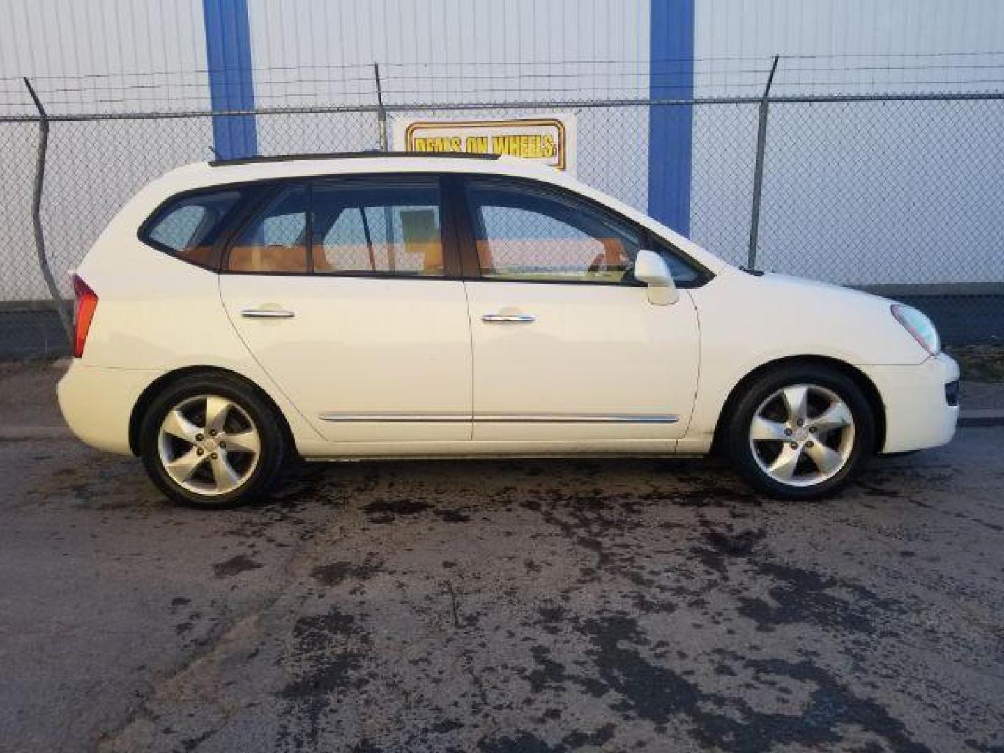 2007 Kia Rondo EX V6 (KNAFG526277) with an 2.7L V6 DOHC 24V engine, 4-Speed Automatic transmission, located at 1800 West Broadway, Missoula, 59808, (406) 543-1986, 46.881348, -114.023628 - Photo#3